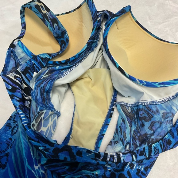 Miraclesuit Blue One Piece Swimsuit with V-Neckline and Ruched Bodice - Picture 13 of 15